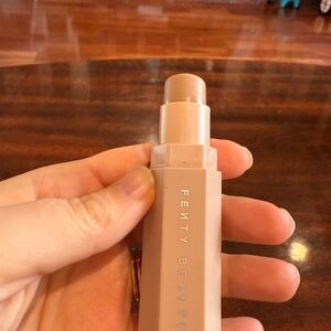 Fenty Beauty Cream Contour Stick Match Stix in Amber 01
